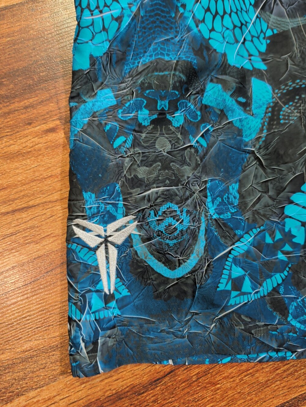 Nike Men’s Medium Black & Teal Patterned Dri-Fit Shorts - Picture 3 of 6